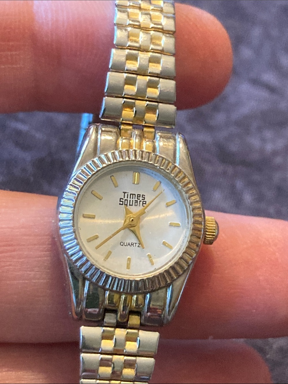 Two-Tone Gold & Silver Tone Women’s Quartz Watch Runs Perfectly